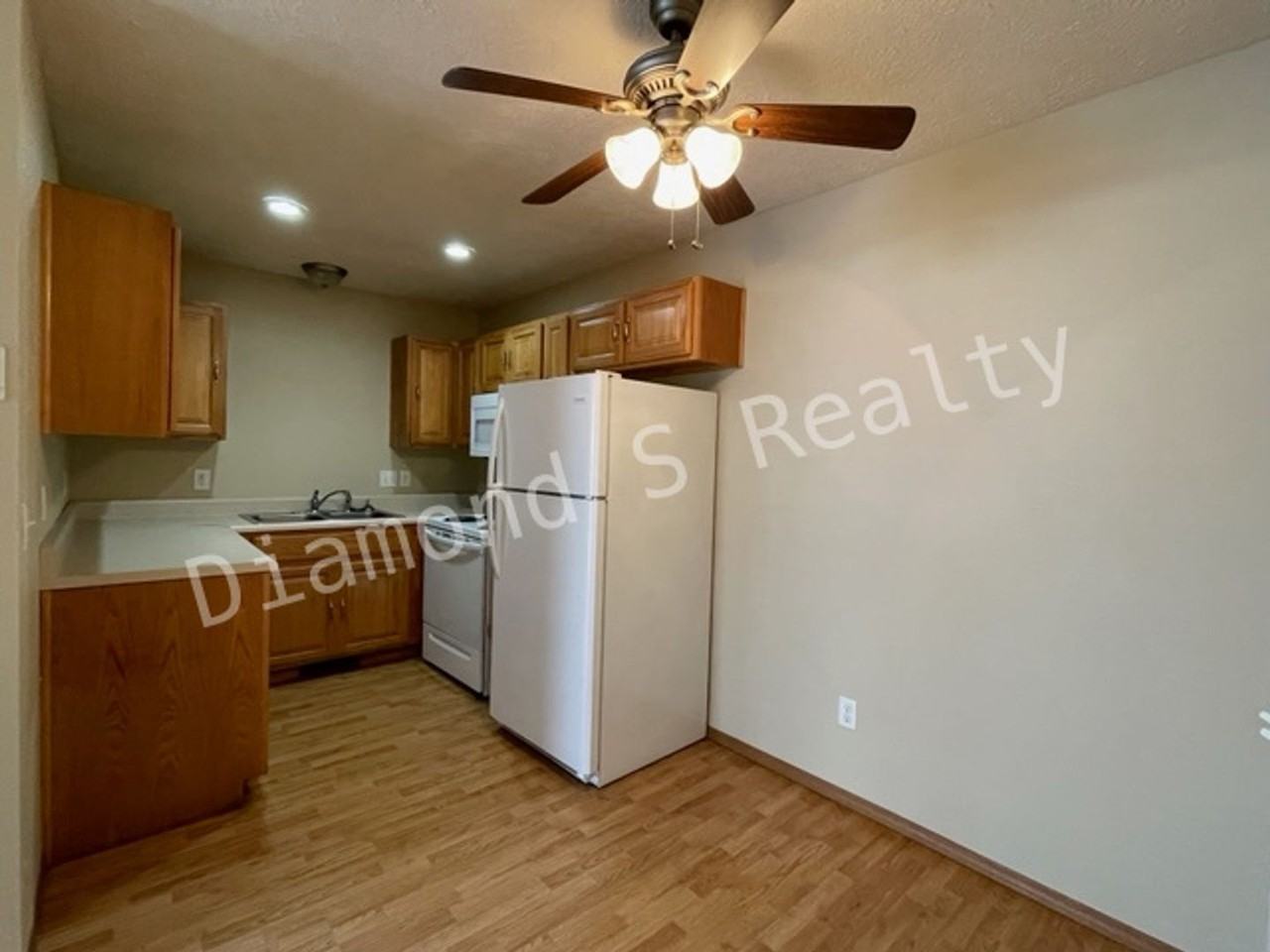 2415 W High St - Photo 7 of 16