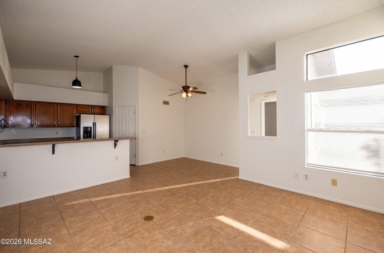 3346 W Starfall Pl - Photo 7 of 21