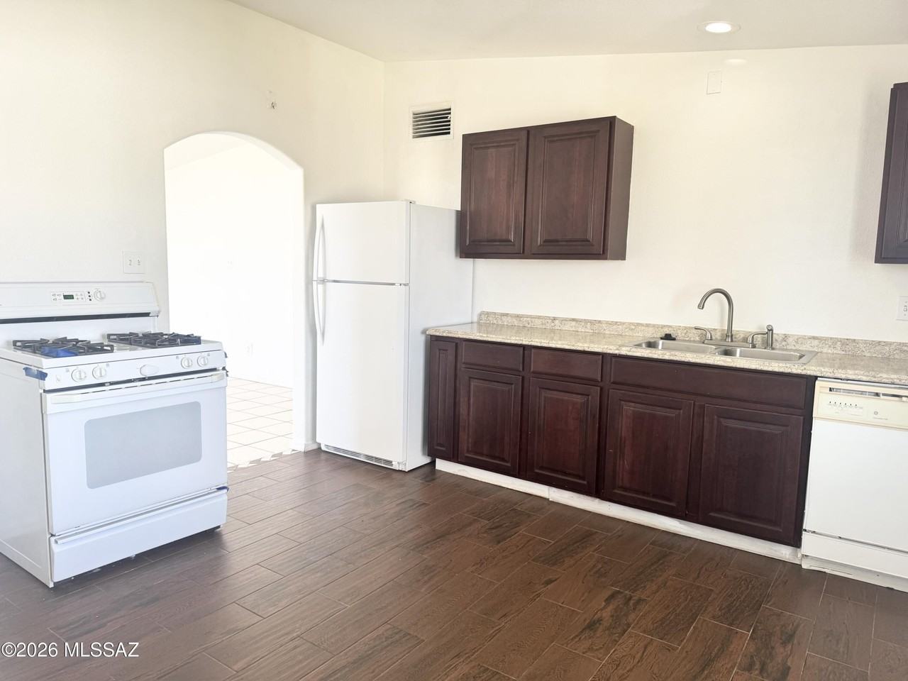 108 W 4th Ave - Photo 7 of 20