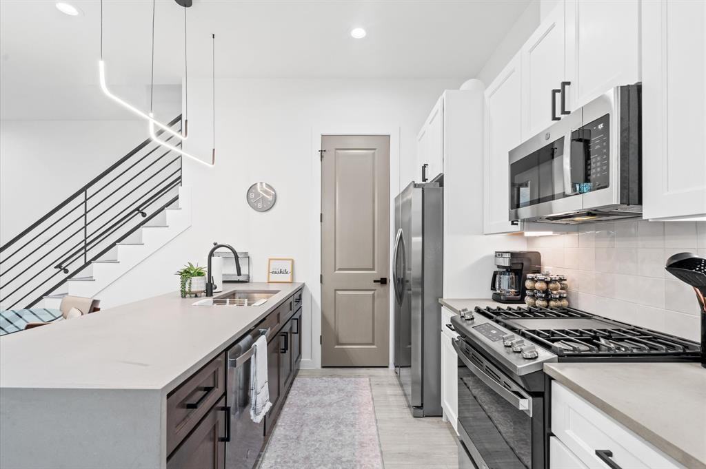6821 Cadillac St Houston TX 77021-2413 #B - Photo 2 of 9
