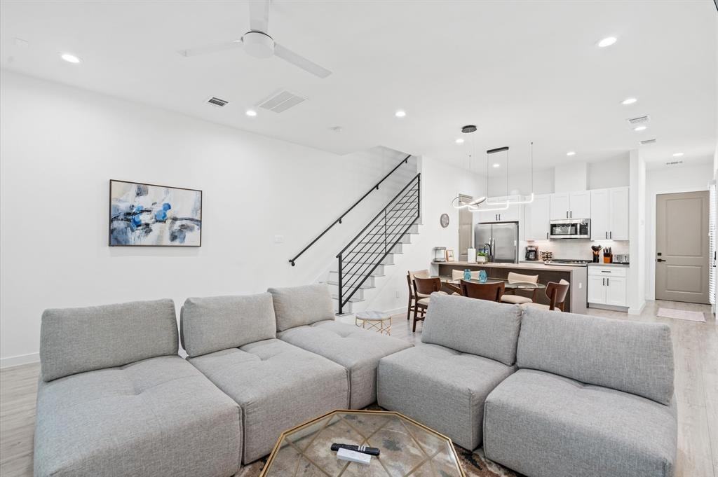 6821 Cadillac St Houston TX 77021-2413 #B - Photo 5 of 9