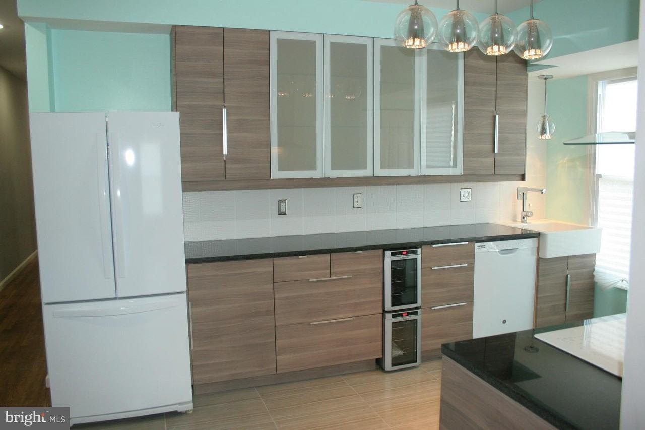 1040 6th St Ne #202 - Photo 4 of 12