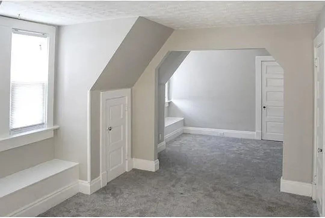 253 E Hillcrest Ave - Photo 3 of 6