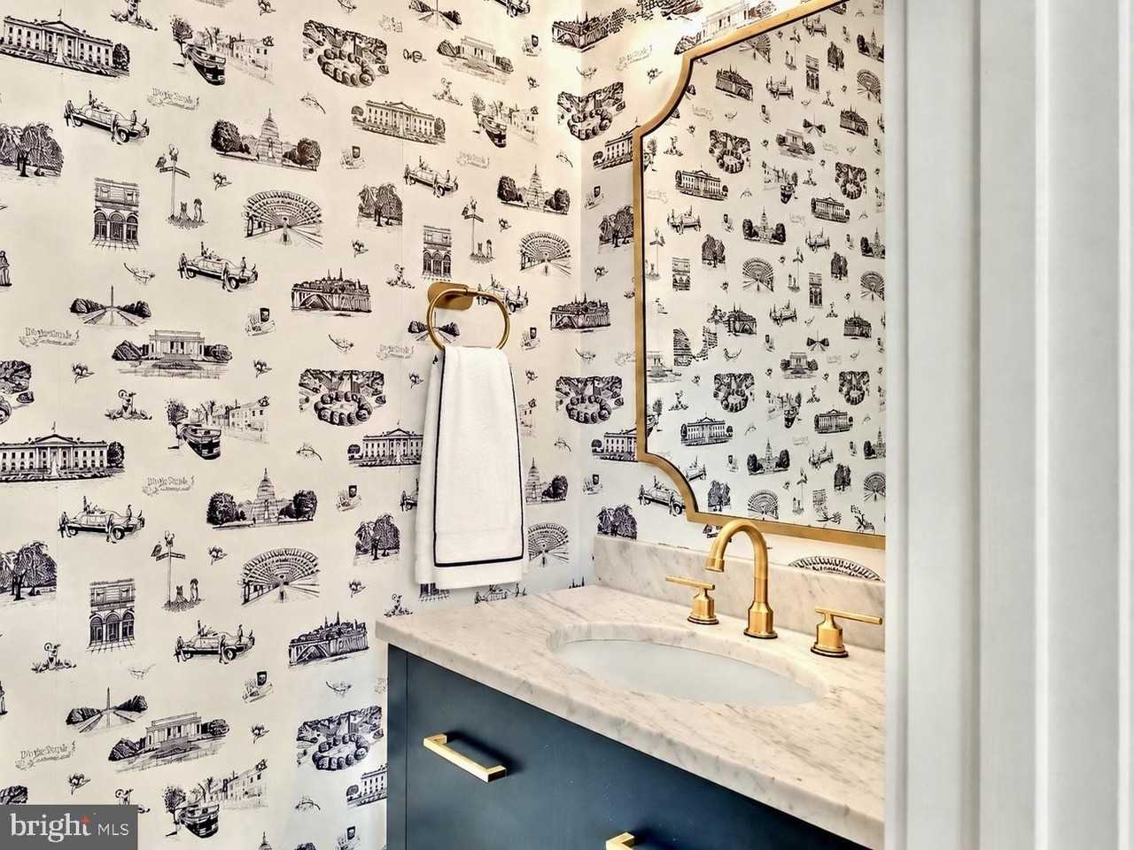 1612 Isherwood St Ne #4 - Photo 4 of 13
