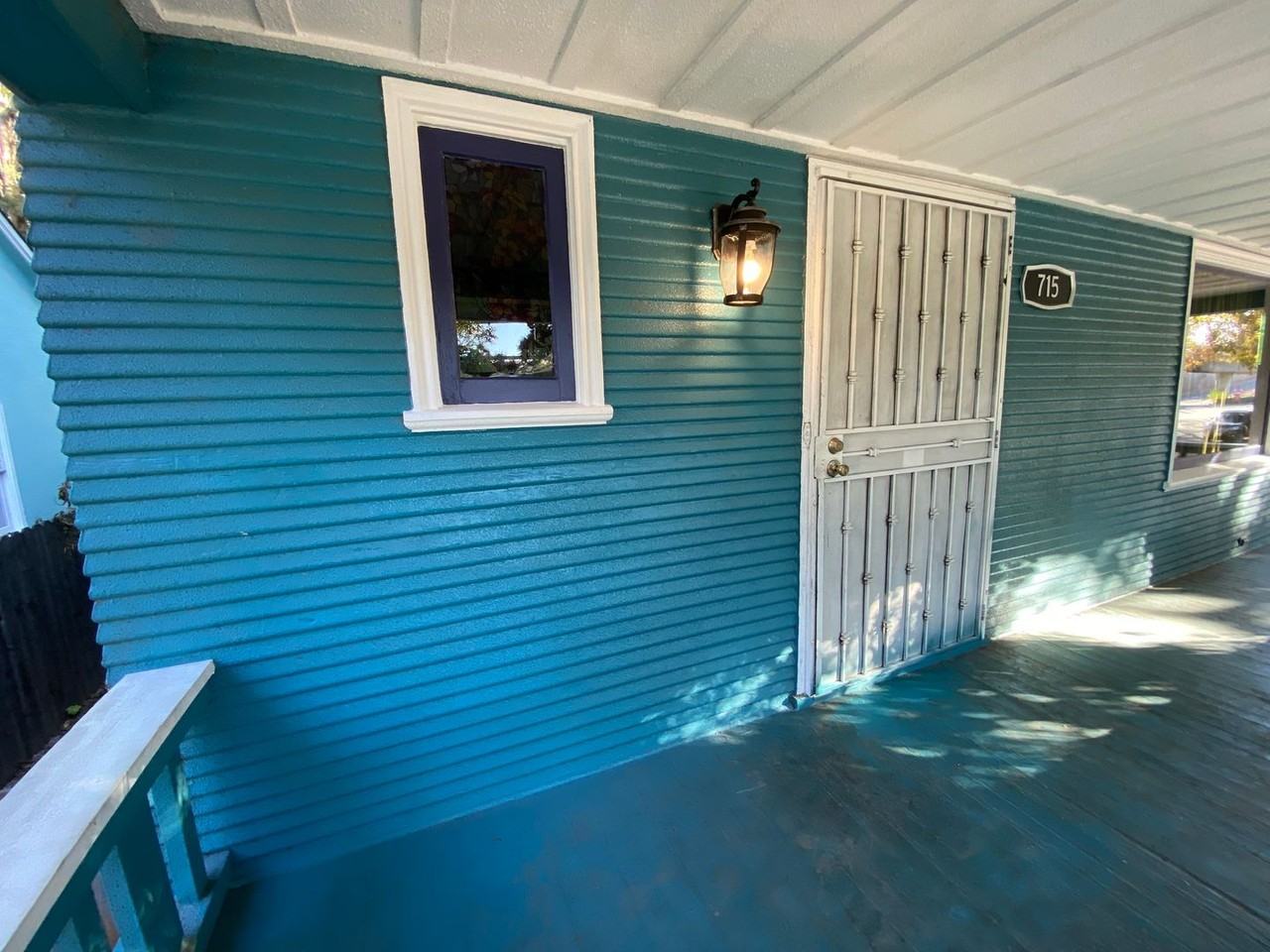 715 30th St - Photo 3 of 47