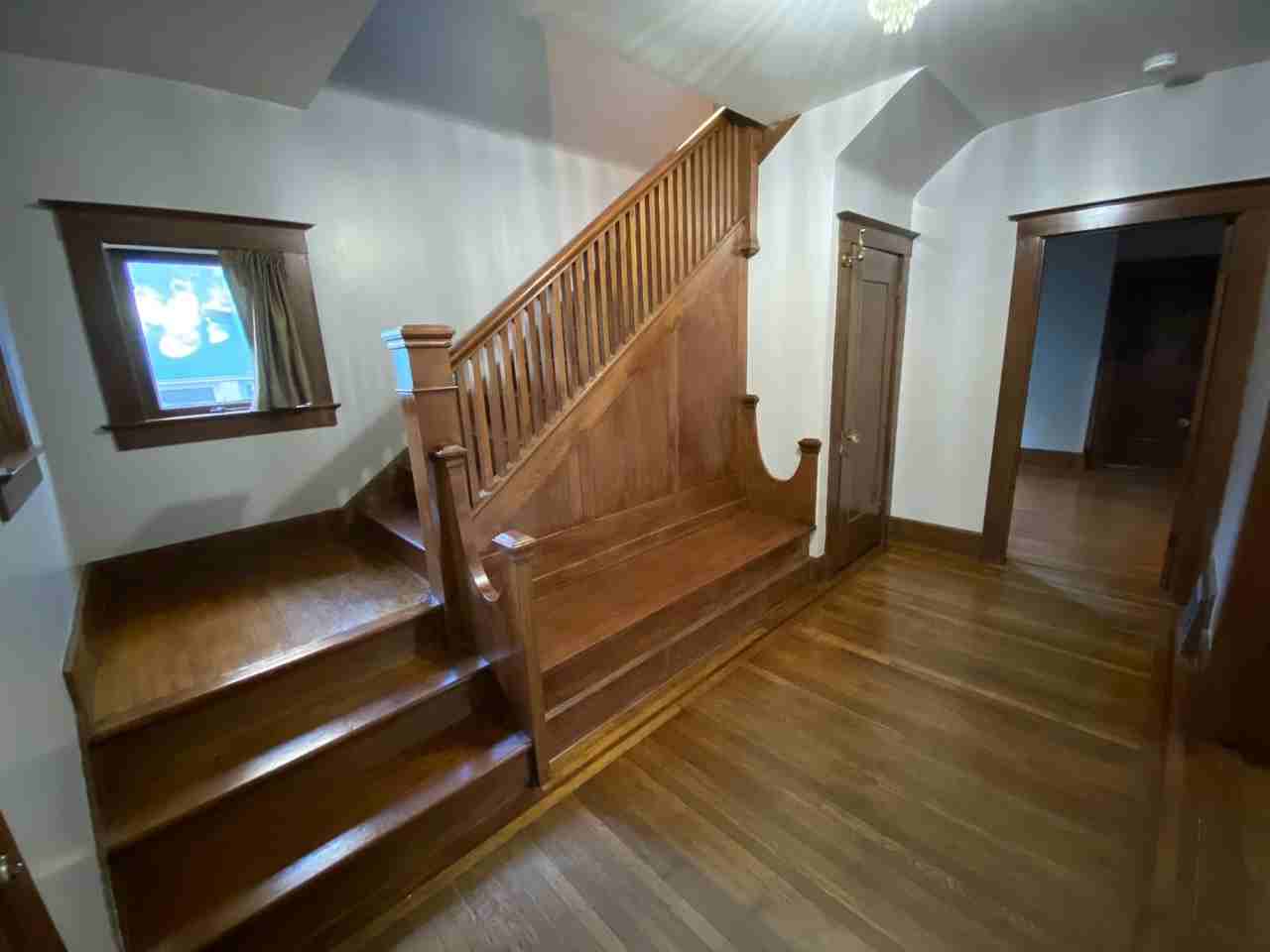 715 30th St - Photo 4 of 47