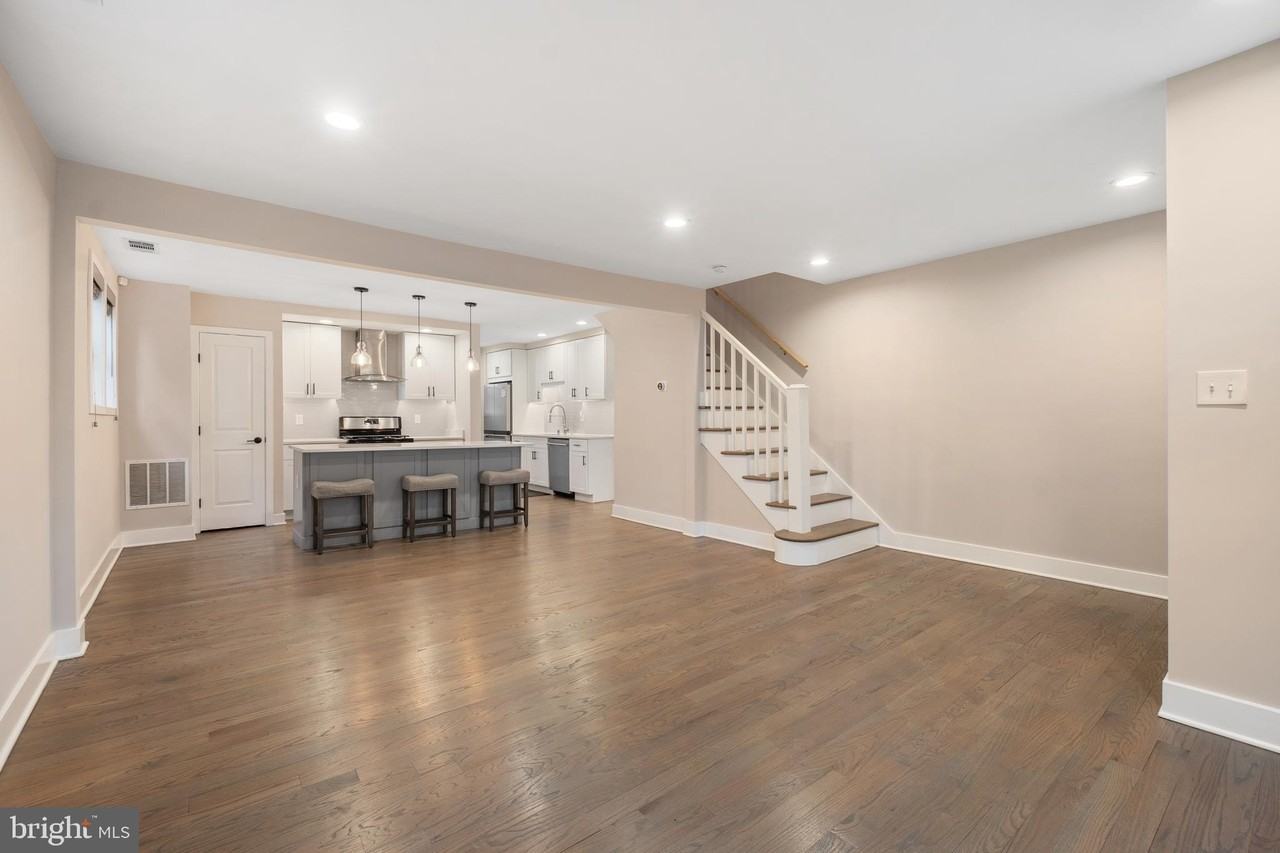 50 53rd St Se - Photo 4 of 35