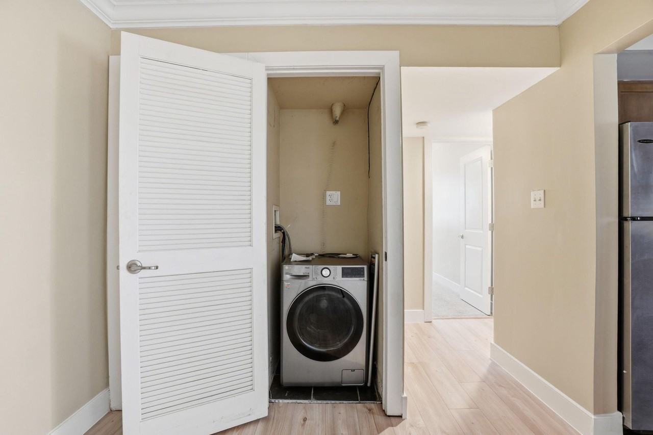 2841 Gainesville St Se #201 - Photo 6 of 20