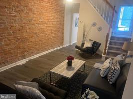 featured image of 1705 W 8th St