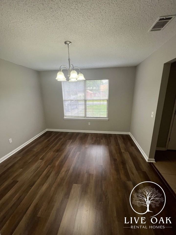 801 Brickyard Rd - Photo 6 of 16