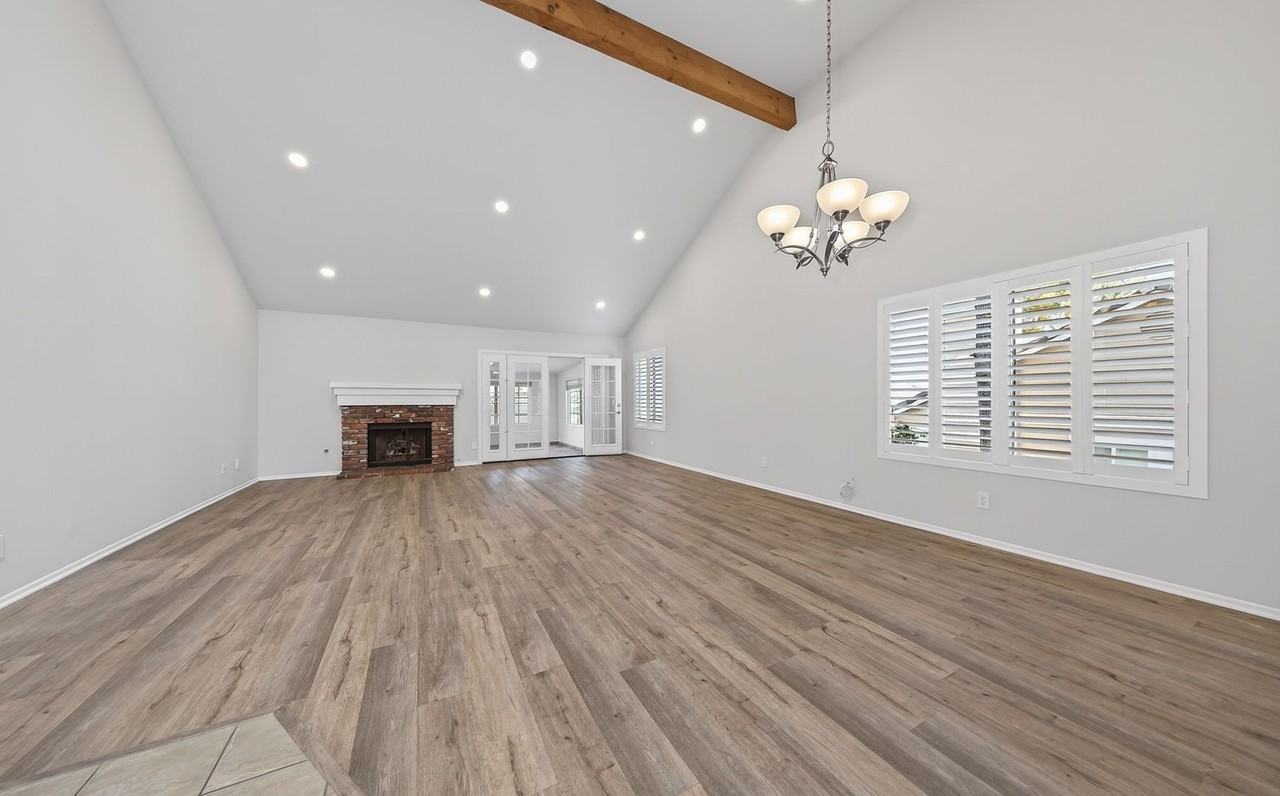 25698 Huron St - Photo 6 of 23