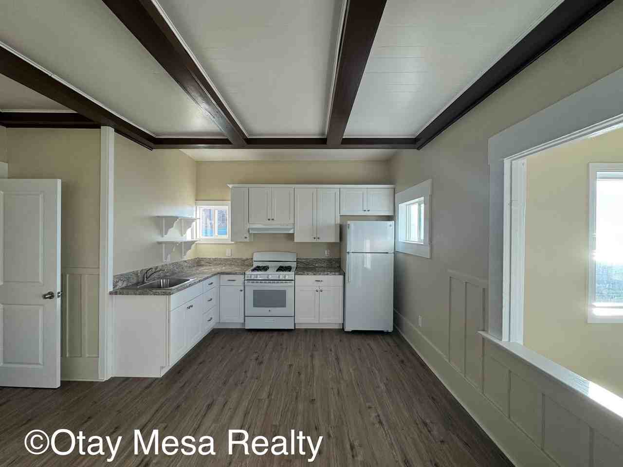 997 Ocean Ln - Photo 4 of 4