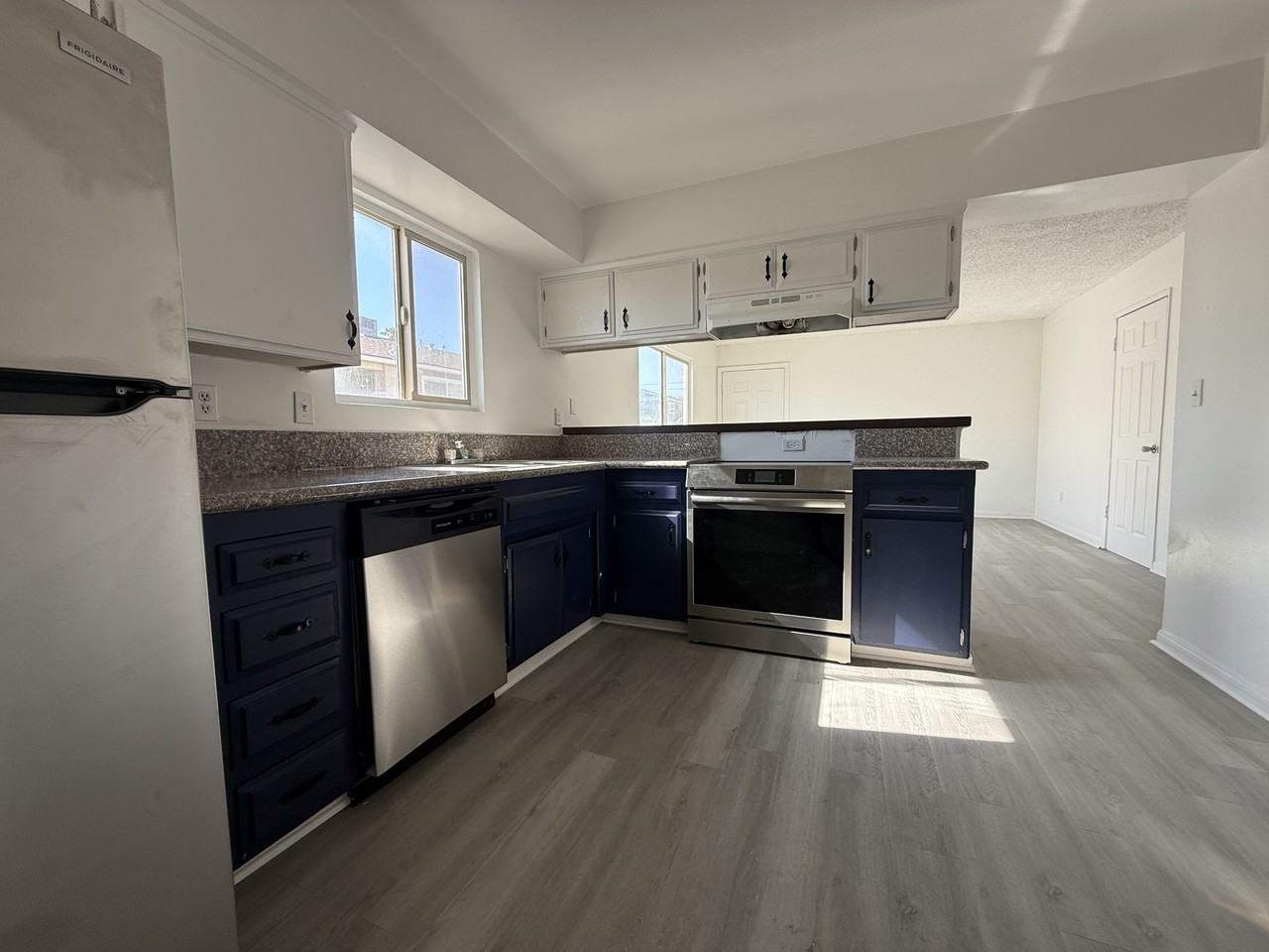1312 Flower St #C - Photo 5 of 6