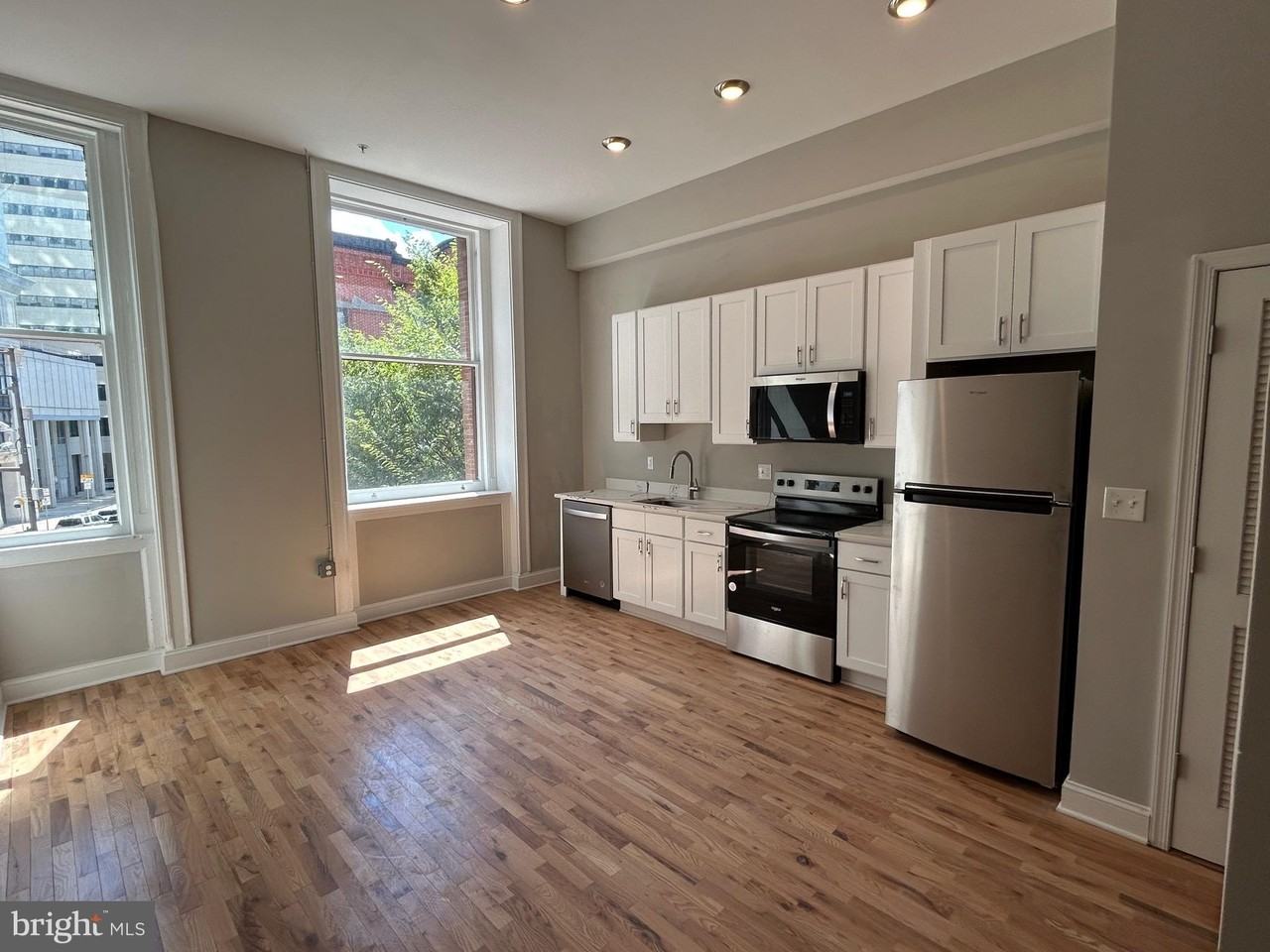 100 W Lexington St #204 - Photo 2 of 25