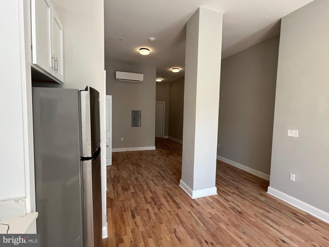 100 W Lexington St #204 - Photo 3 of 25