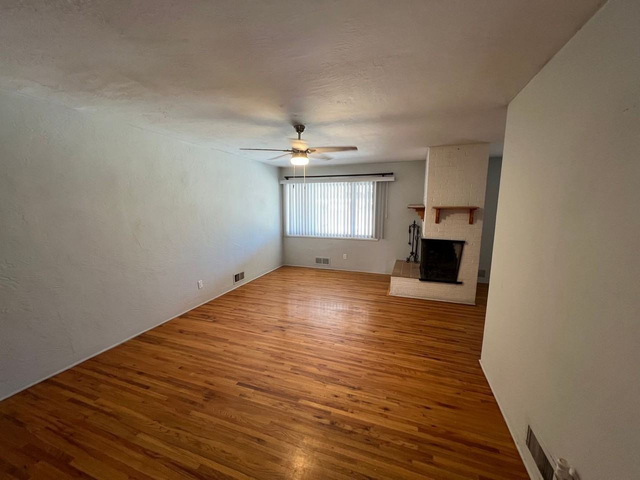 1109 Chama St Ne - Photo 2 of 19