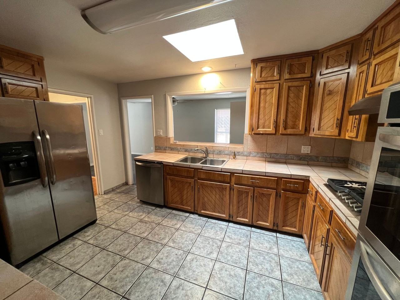 1109 Chama St Ne - Photo 5 of 19