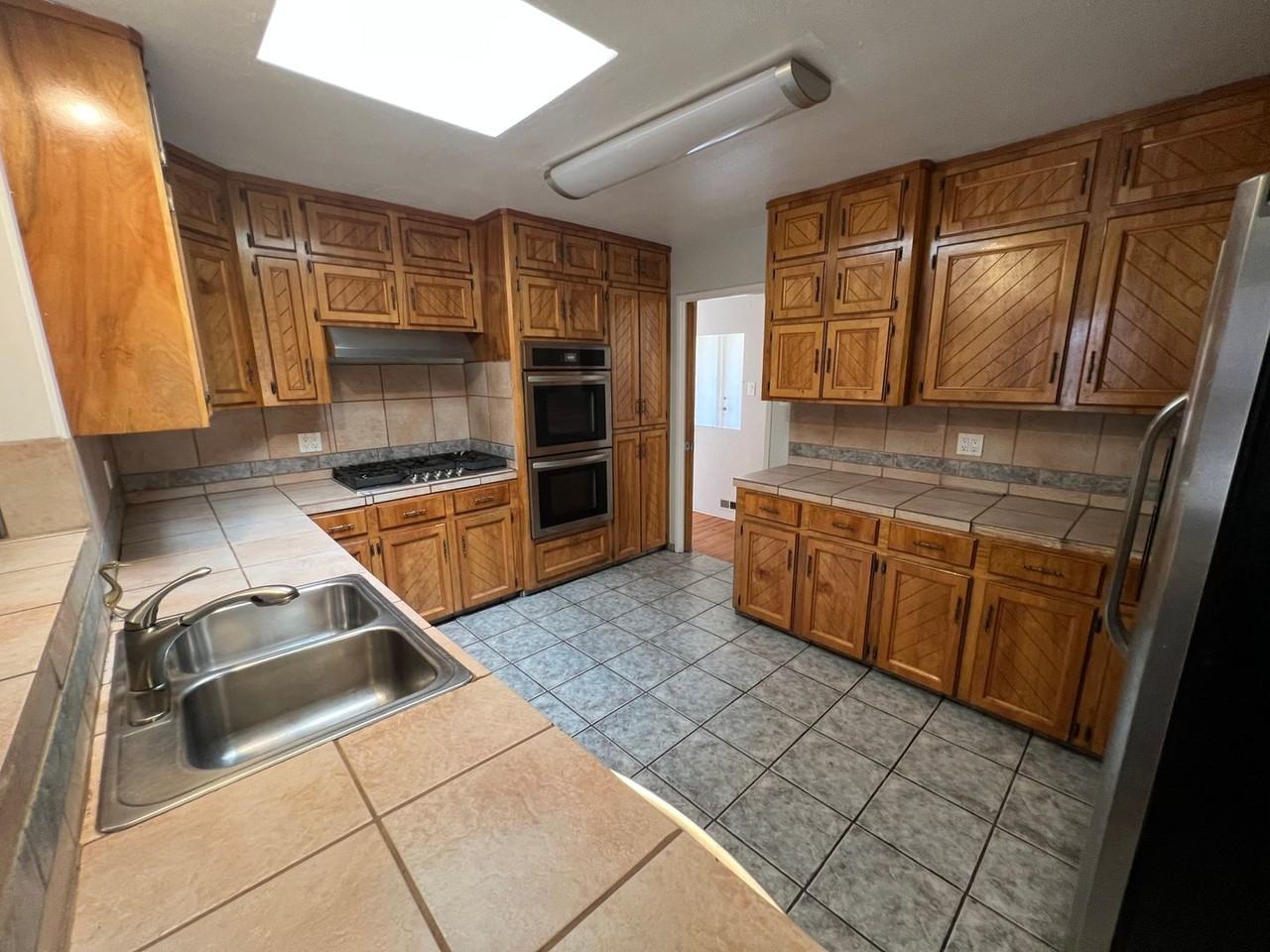 1109 Chama St Ne - Photo 6 of 19