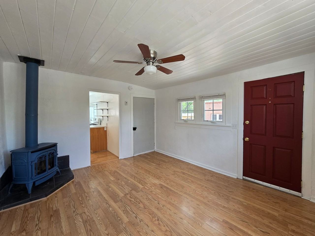 310 Staab St - Photo 2 of 20