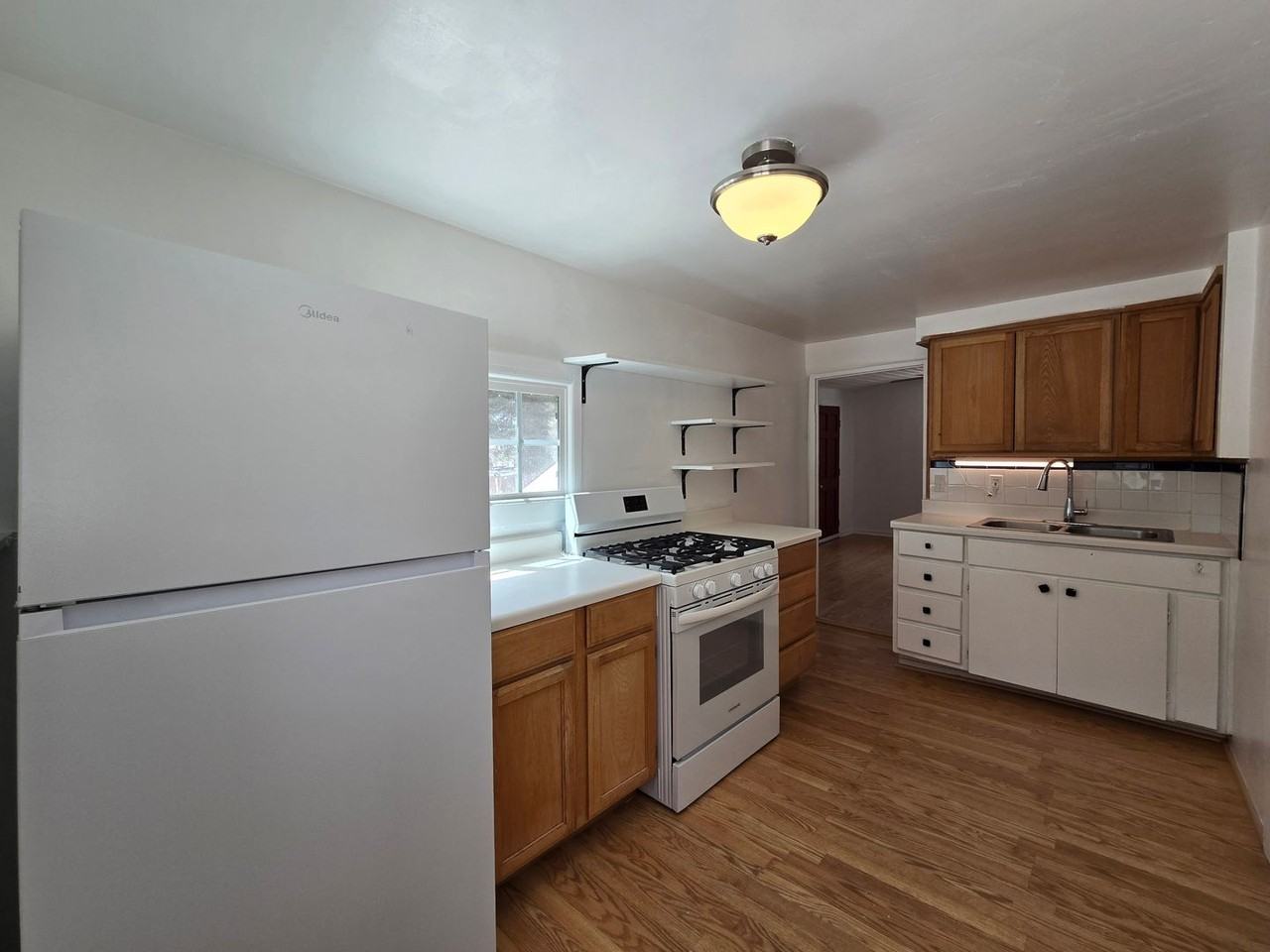 310 Staab St - Photo 7 of 20