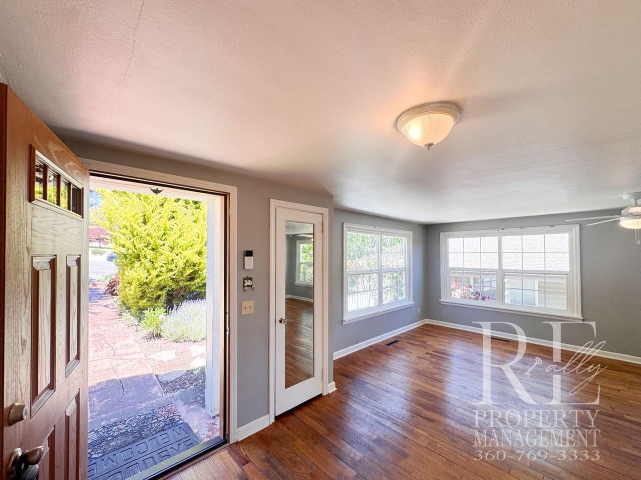 2613 E 17th St - Photo 3 of 15