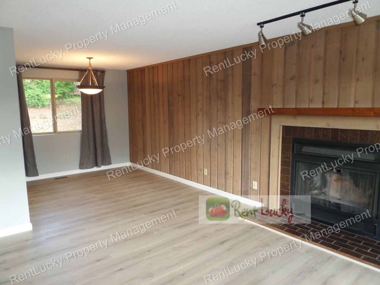 10720 157th Ave Ne - Photo 5 of 30