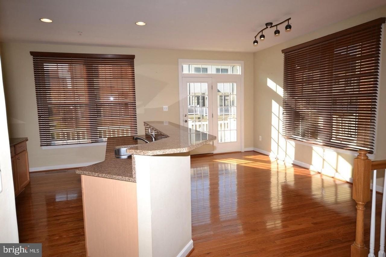 8921 Amelung St - Photo 6 of 19