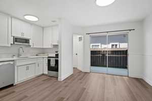 featured image of 830 E Ave