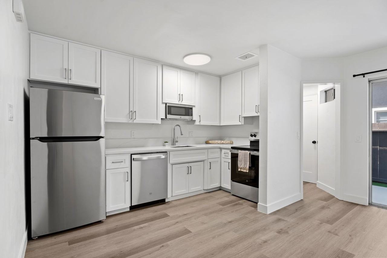 E Avenue - Coronado - Photo 4 of 50