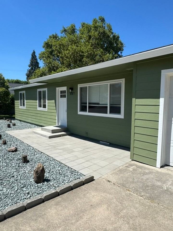 407 Oregon Ter - Photo 2 of 21