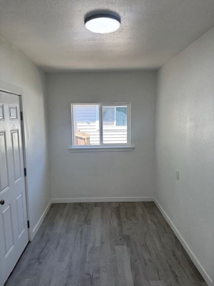 407 Oregon Ter - Photo 3 of 21