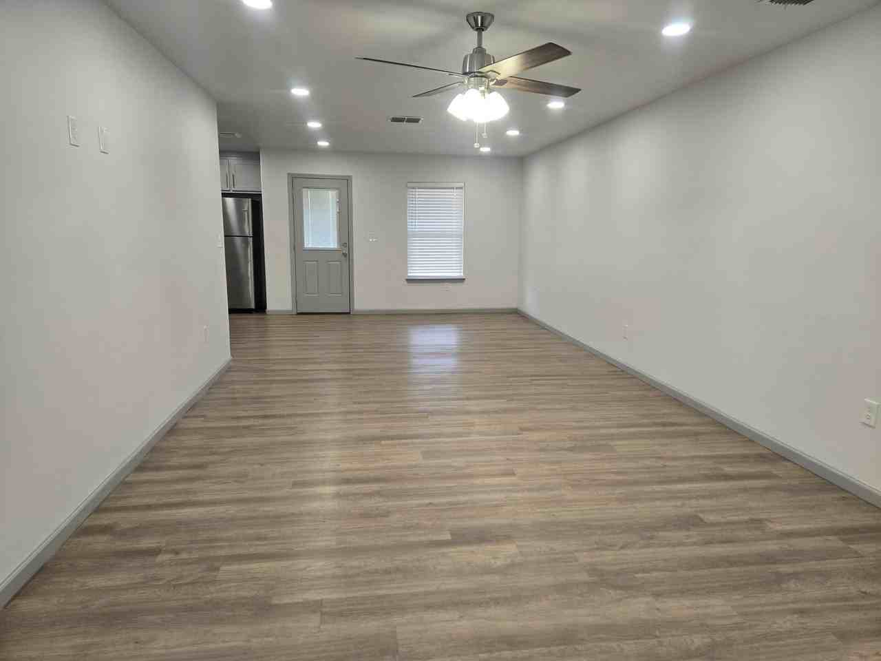 2110 88th St - Photo 2 of 21