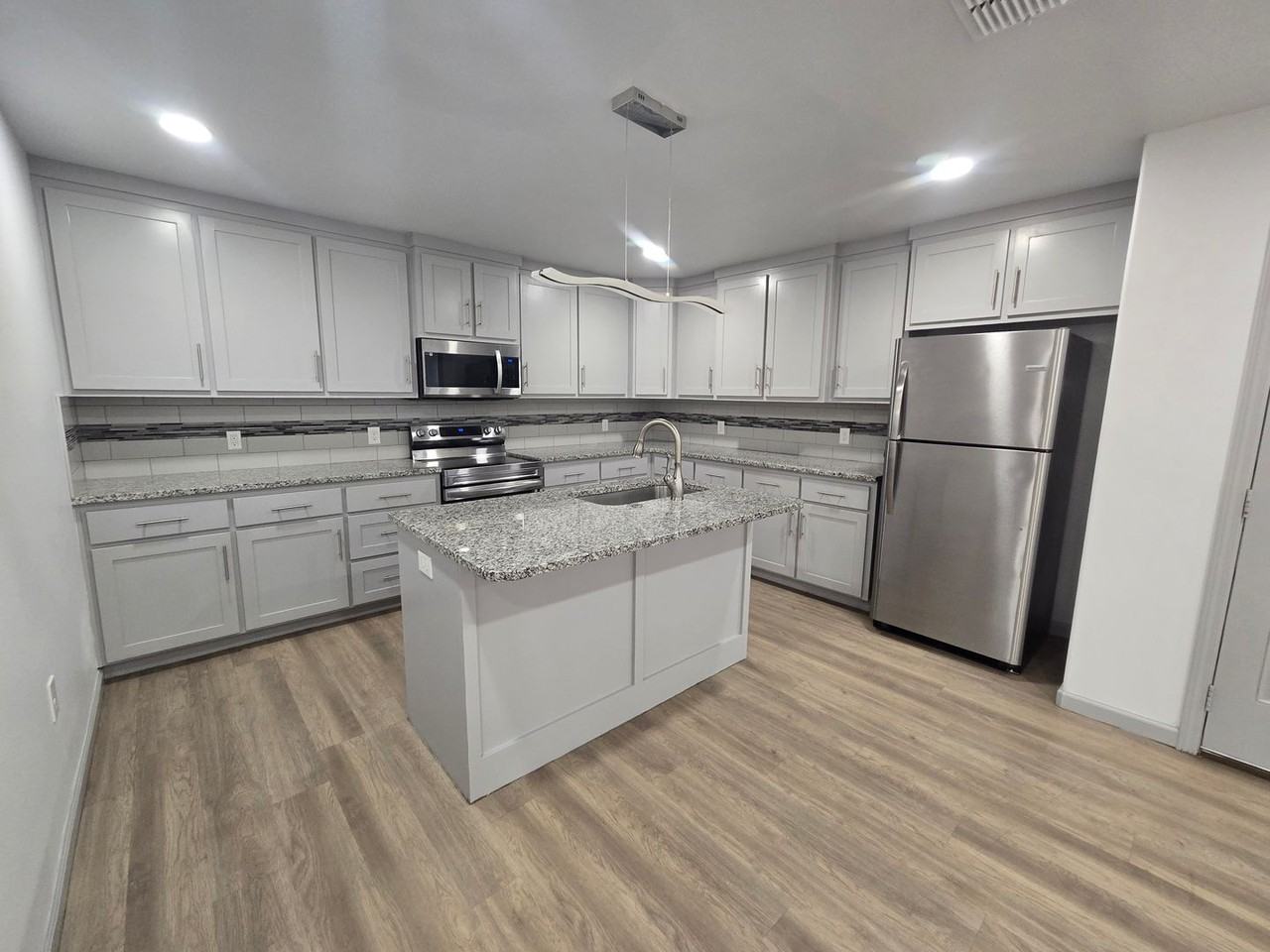 2110 88th St - Photo 5 of 21