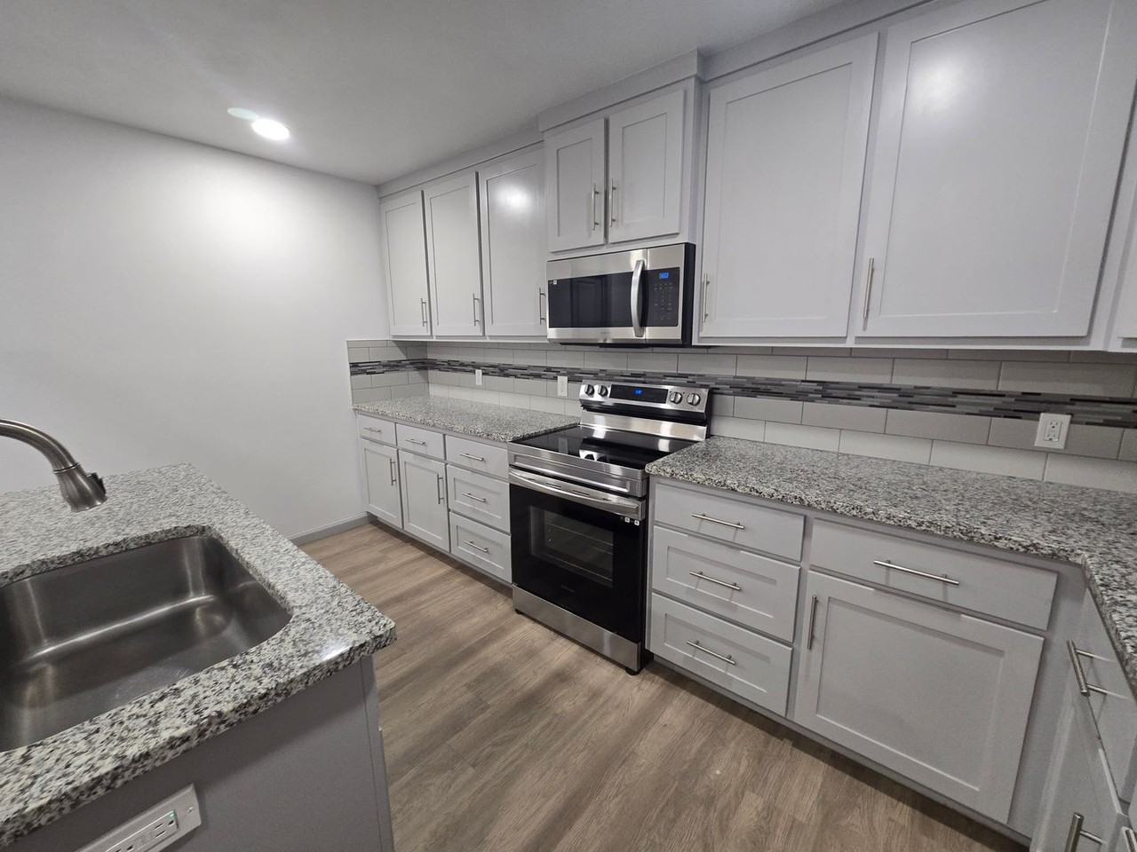 2110 88th St - Photo 6 of 21
