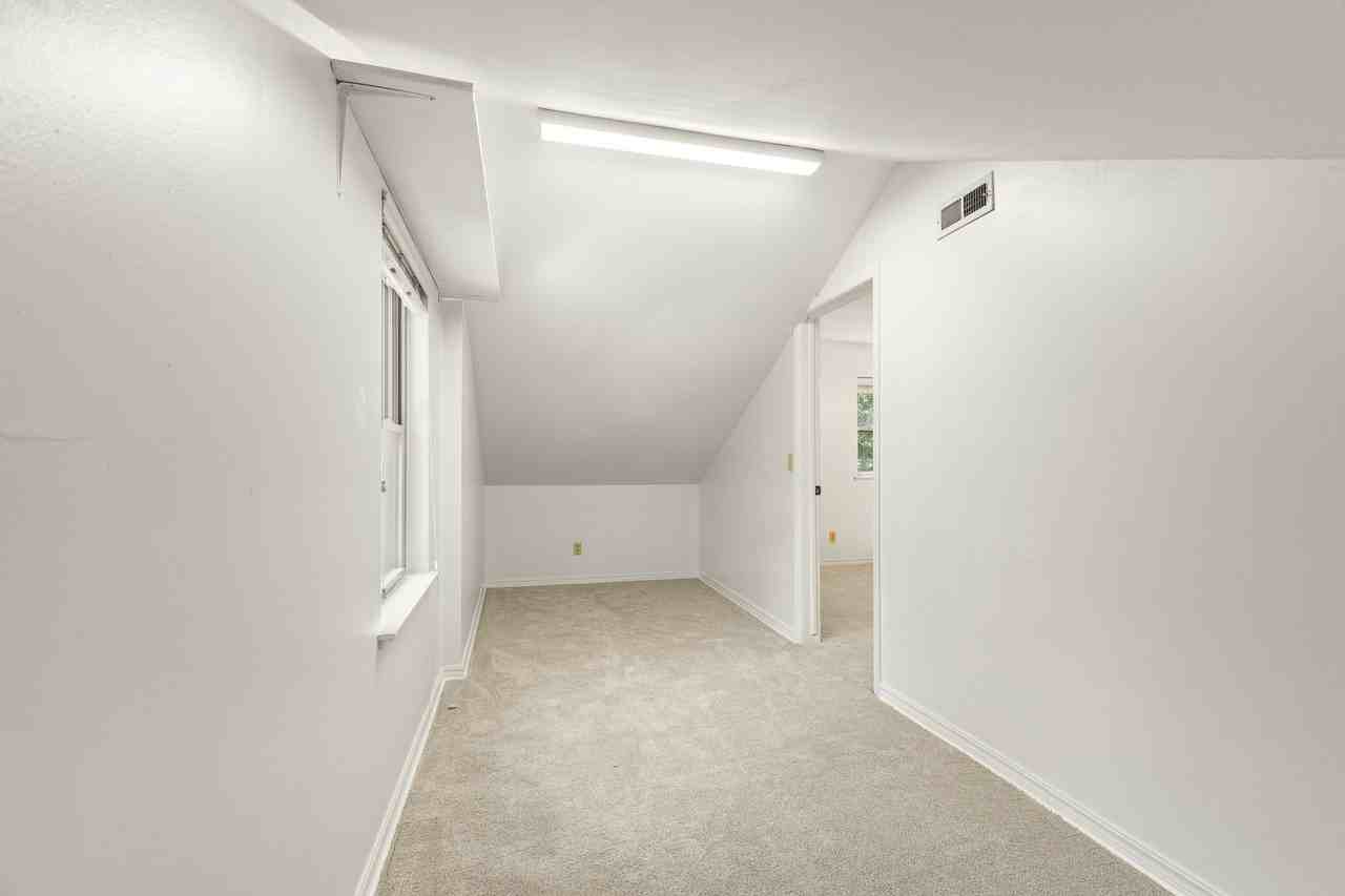 2825 E Inwood Ln - Photo 3 of 29