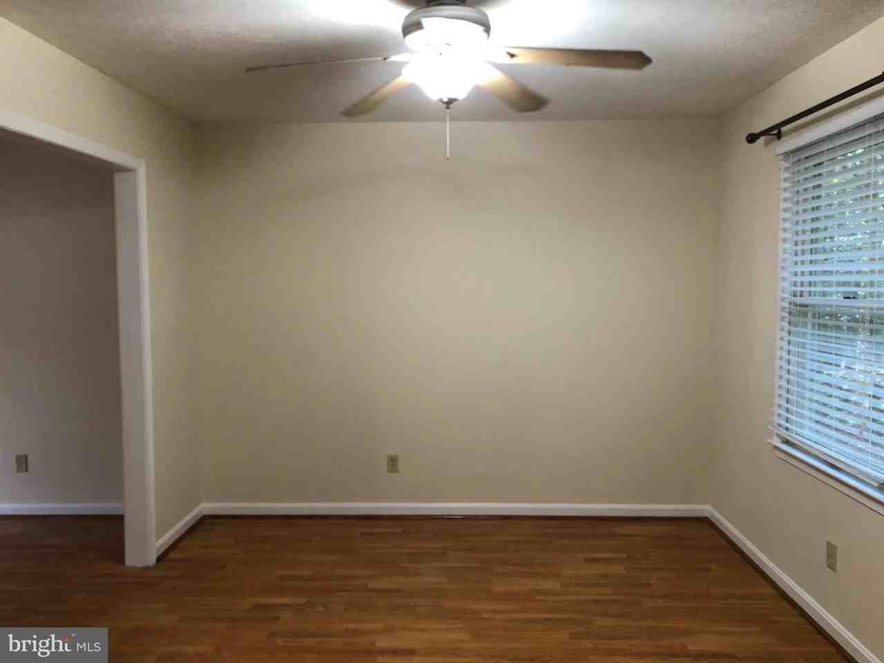 21113 Arbor Ct - Photo 4 of 11
