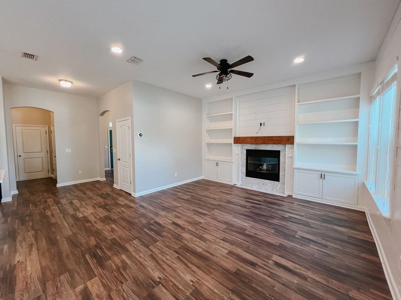 2246 Eagle Perch Pl - Photo 4 of 28
