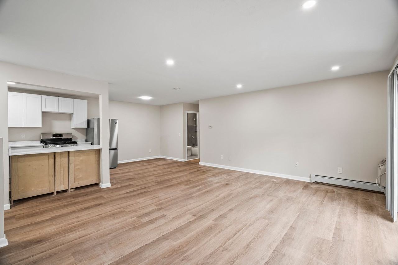 283-435 283-435 Oaklawn Ave - 433 Oaklawn Ave #104 - Photo 4 of 8