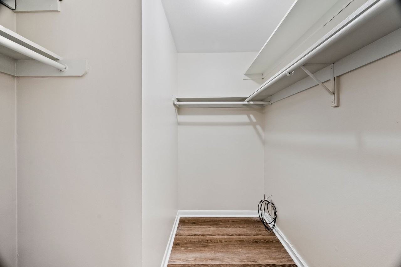 283-435 283-435 Oaklawn Ave - 433 Oaklawn Ave #104 - Photo 7 of 8