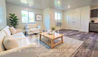 featured image of 245 W 7th S