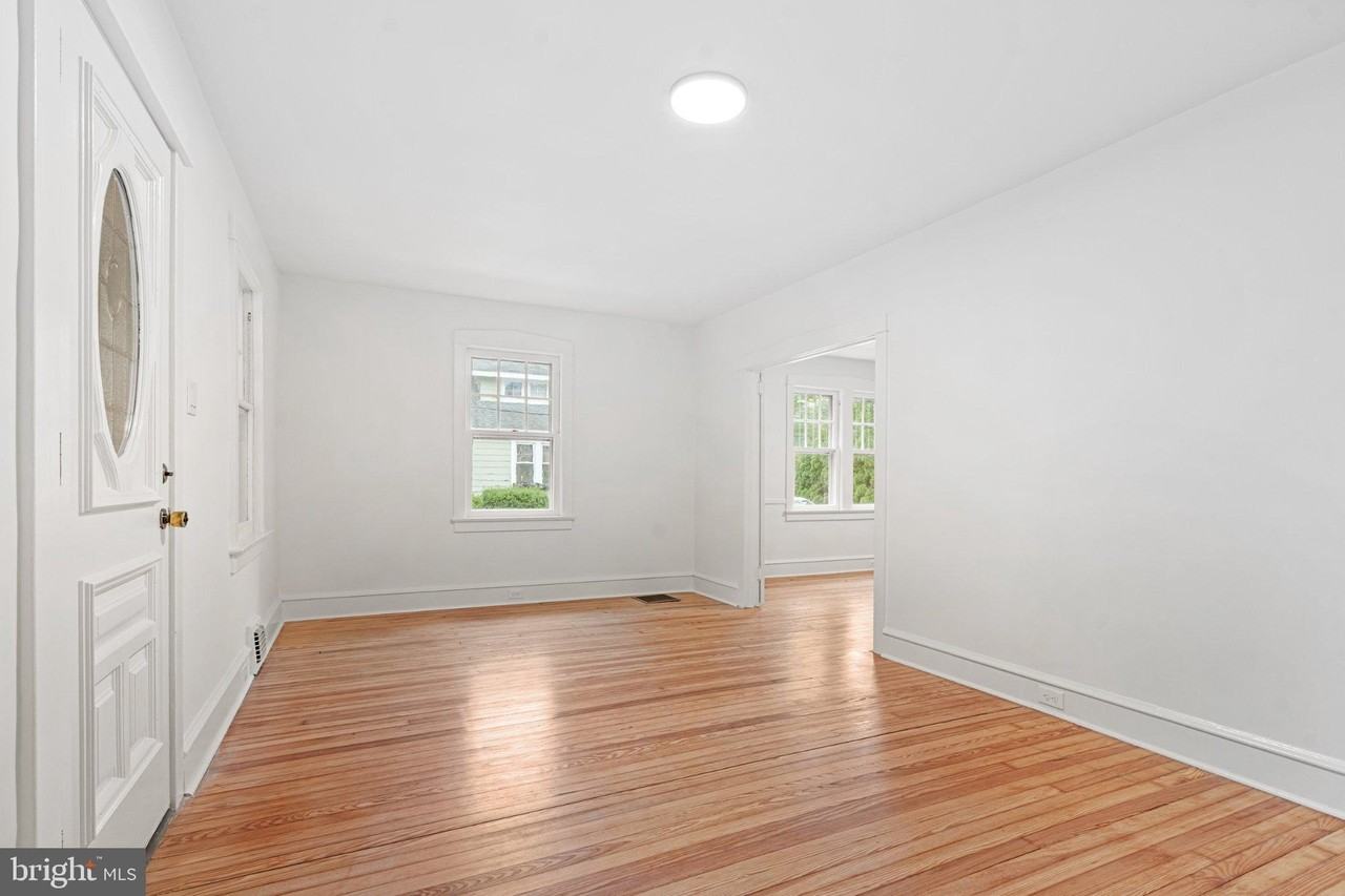 126 Estaugh Ave - Photo 4 of 25