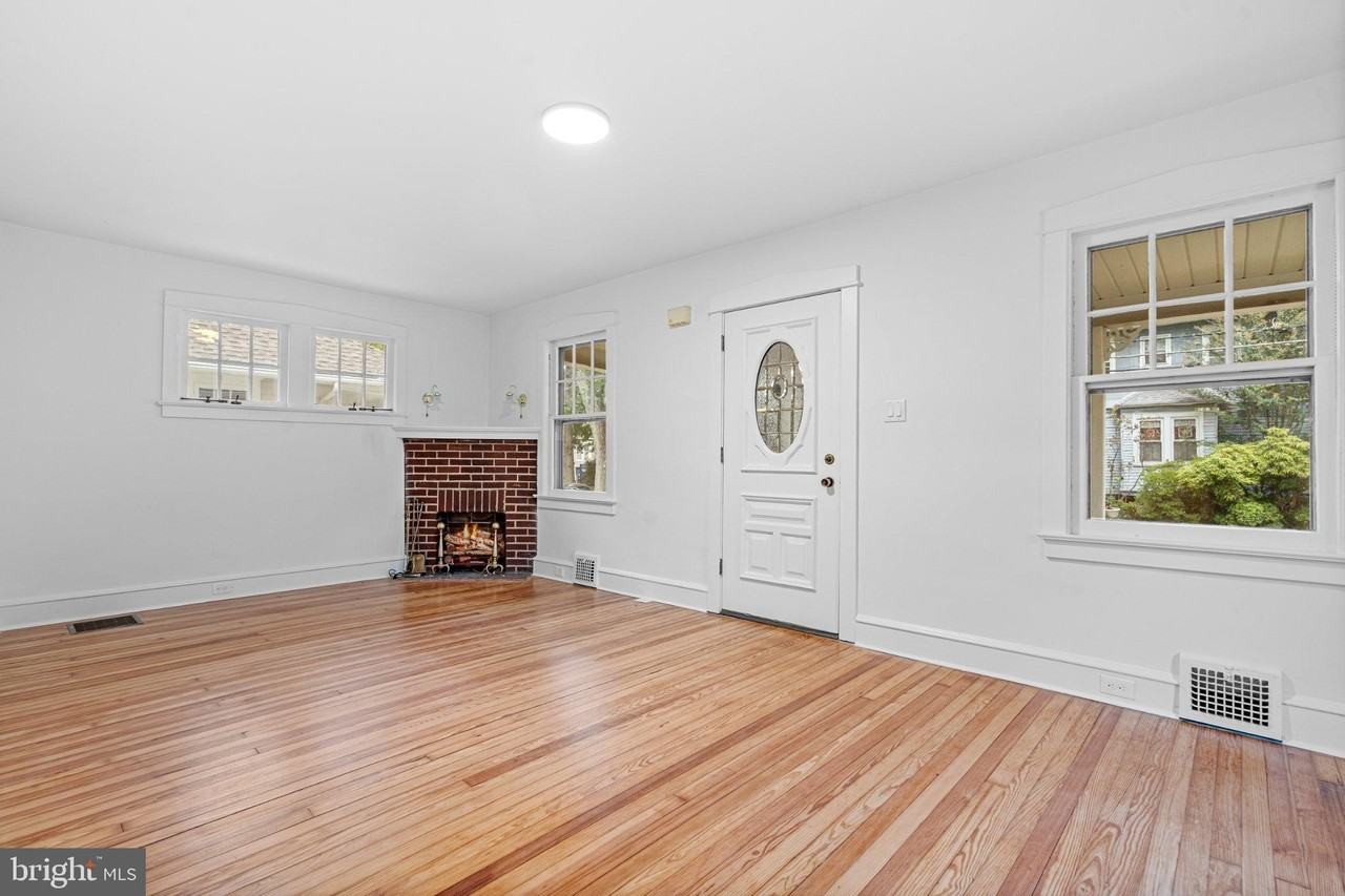 126 Estaugh Ave - Photo 6 of 25