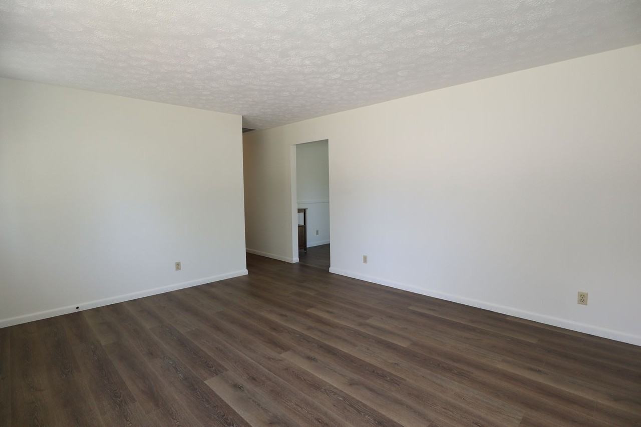 115 E Washington St - Photo 4 of 20