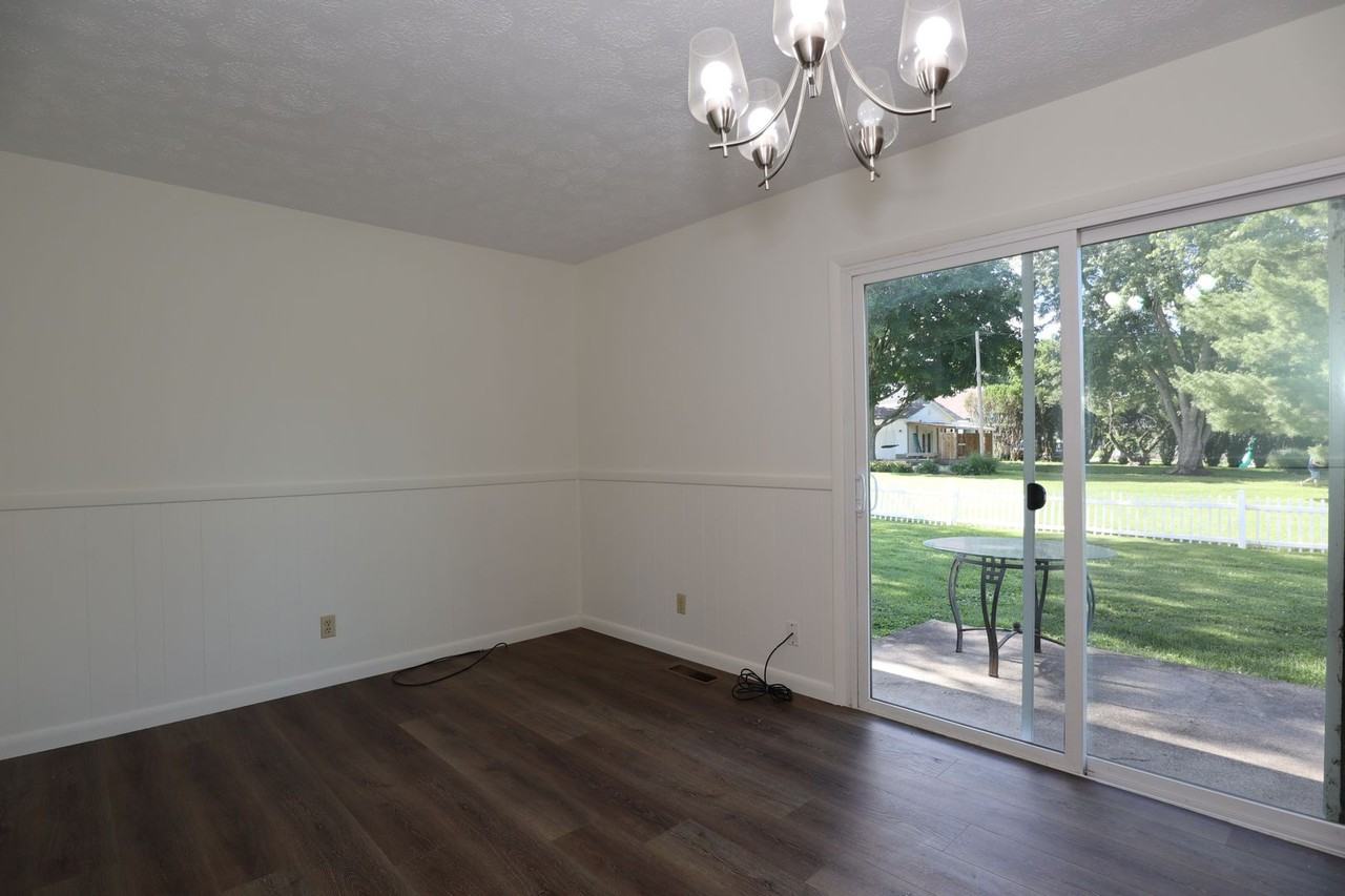 115 E Washington St - Photo 5 of 20