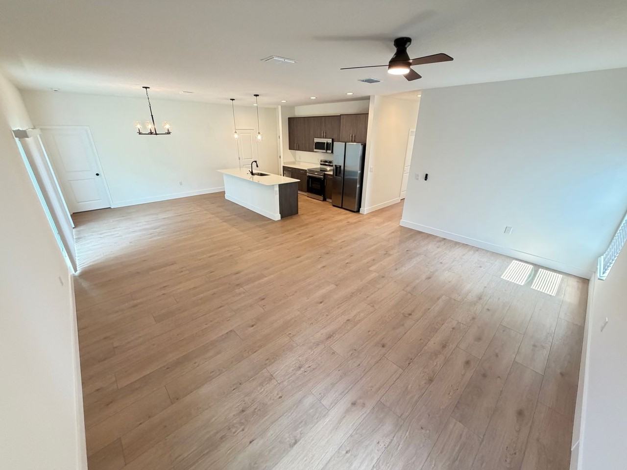 430 Wellwood St Sw - Photo 3 of 37