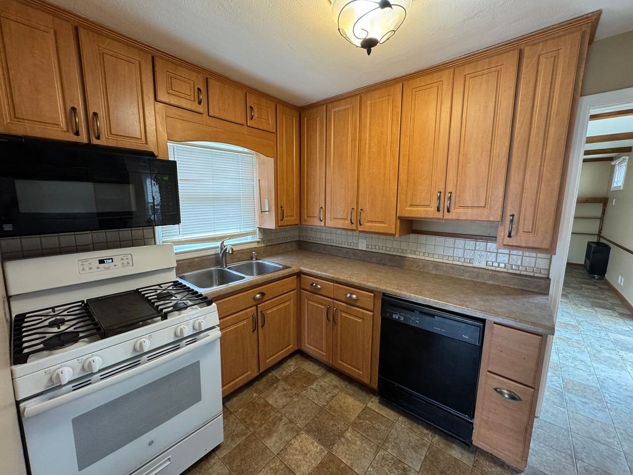 2924 11th Avenue C - Photo 2 of 14