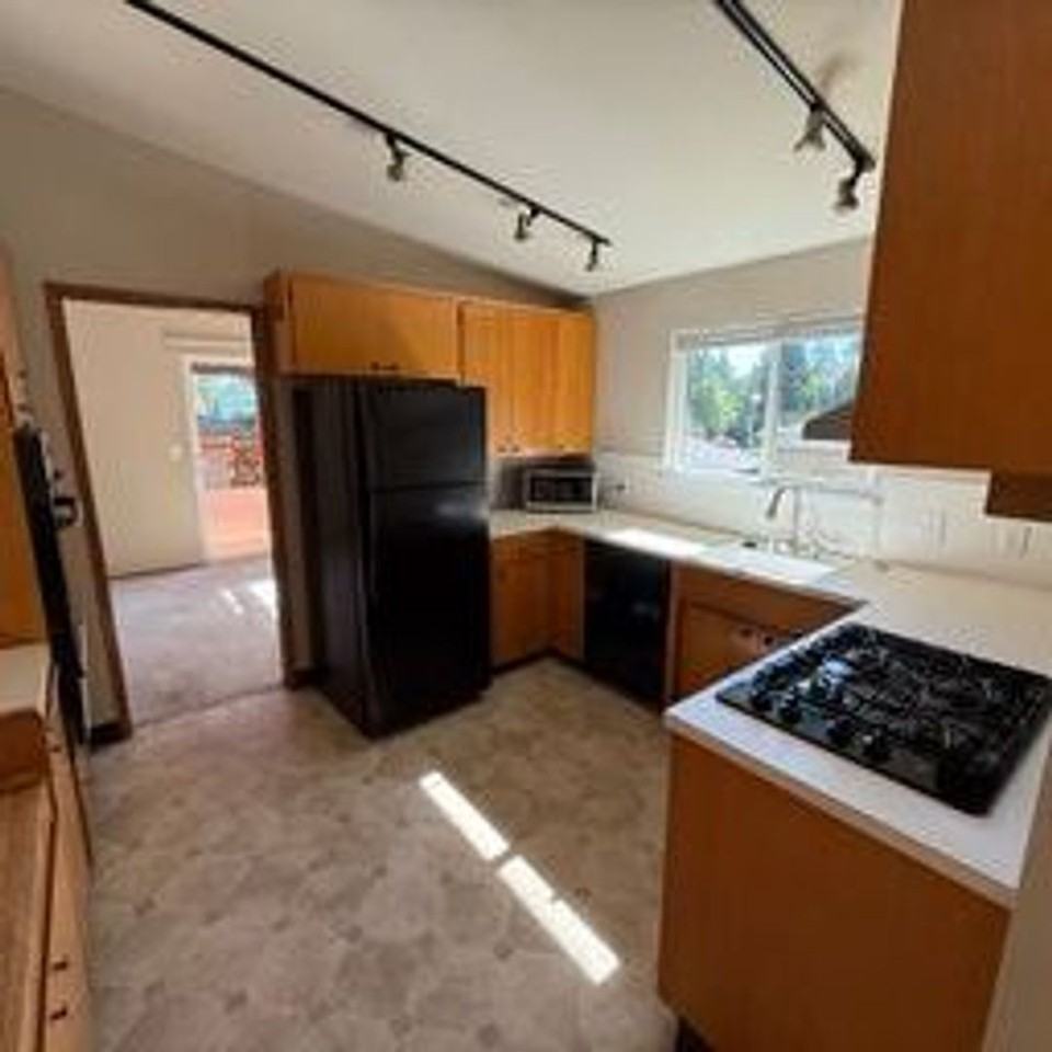 4228 163rd Ave Se - Photo 5 of 37