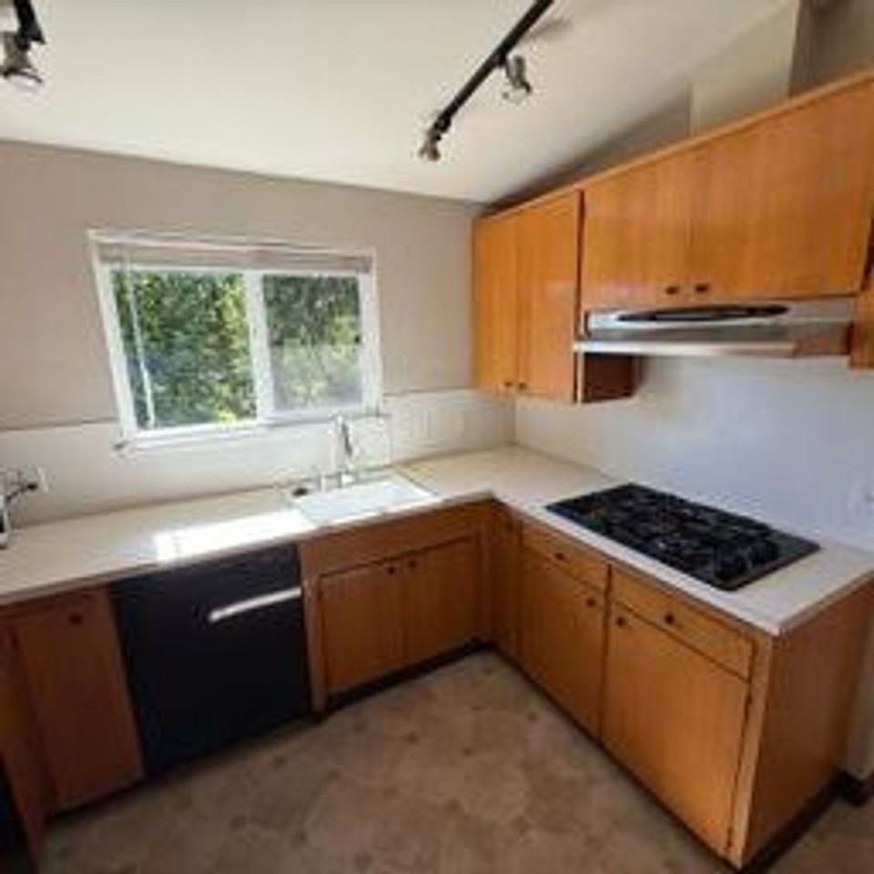 4228 163rd Ave Se - Photo 6 of 37