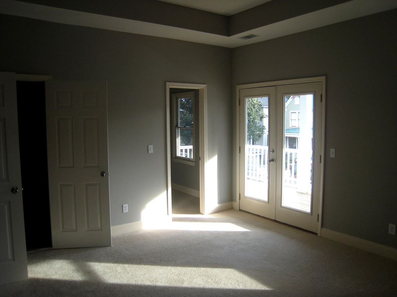 220 W 35th St - Photo 5 of 10