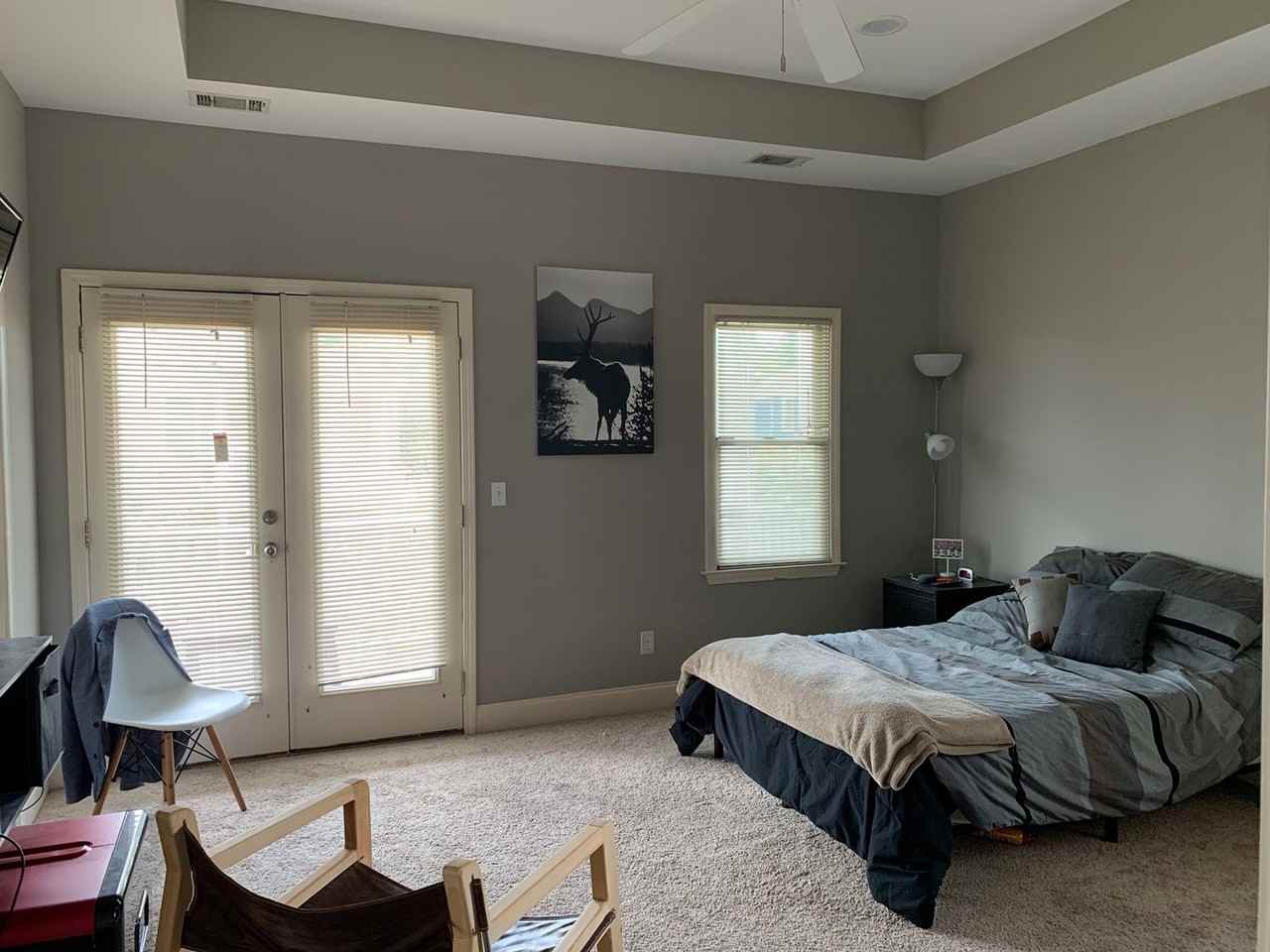 220 W 35th St - Photo 6 of 10